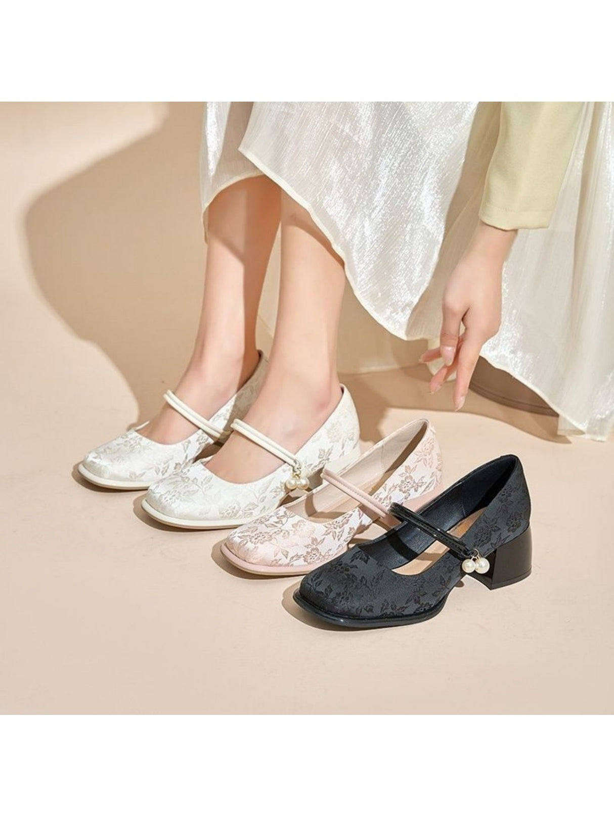 Liber Spring and Autumn Embroidery Print Pearl Women's High Heel Mary Jane Shoes