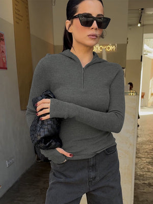 Half-zip Hooded Knit Sweater, Stylish And Suitable For Commuting, Slim Fit, Long Sleeves.