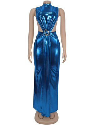 Abendkleid mit metallischem Glanz, hohem Kragen, Armband, ärmellos, mit Schlitz, Maxikleid