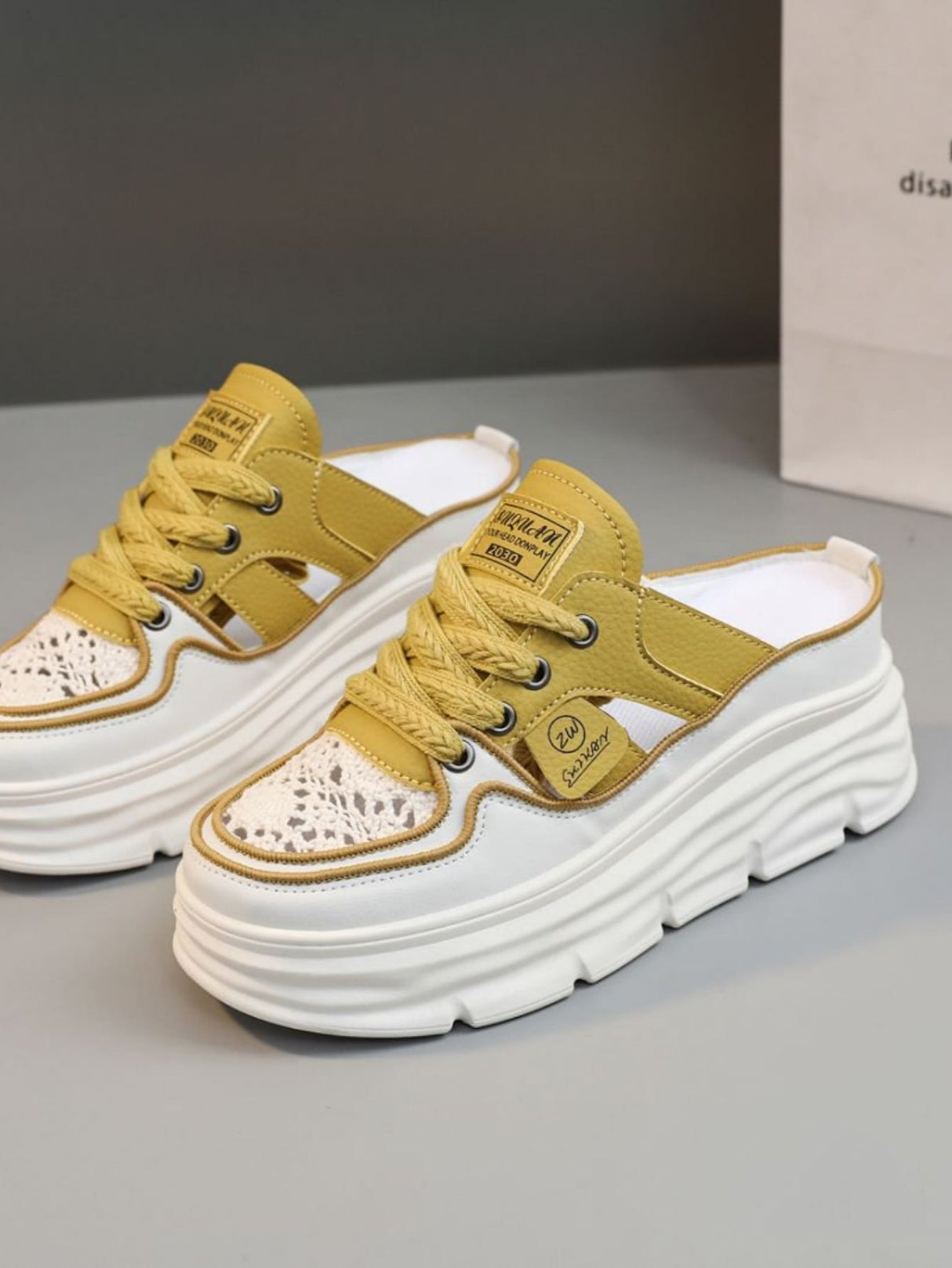 Women's Casual Thick-soled Sneakers