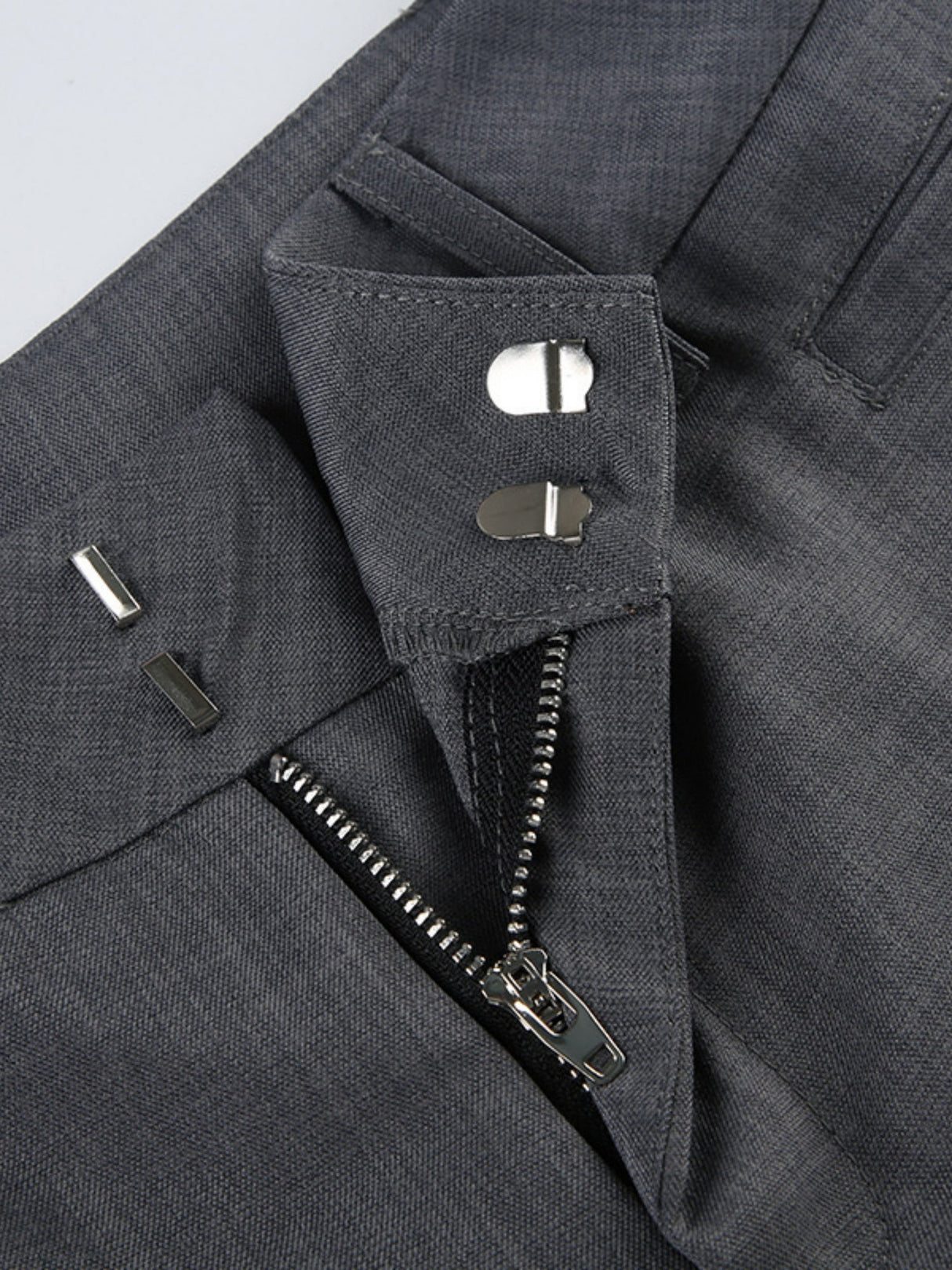 Pleated Low-rise Slightly Flared Hips Pants