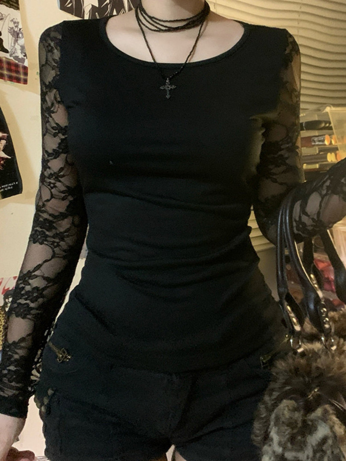 T-shirt sexy à manches longues, col rond et dos nu, orné de patchwork en dentelle