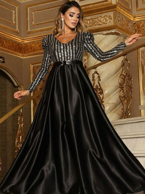 Maxikleider mit tiefem V-Ausschnitt, langen Ärmeln und Spitze