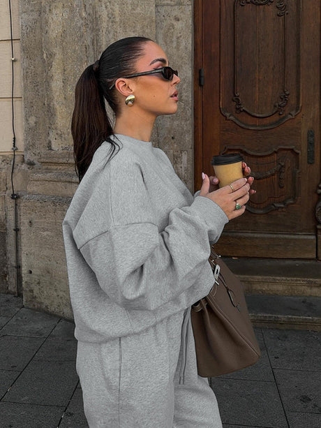 Pullover sweatshirt Gray straight-leg trousers two-piece suit