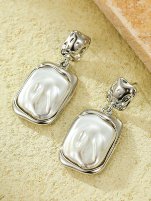 Sweet pearl shaped earrings