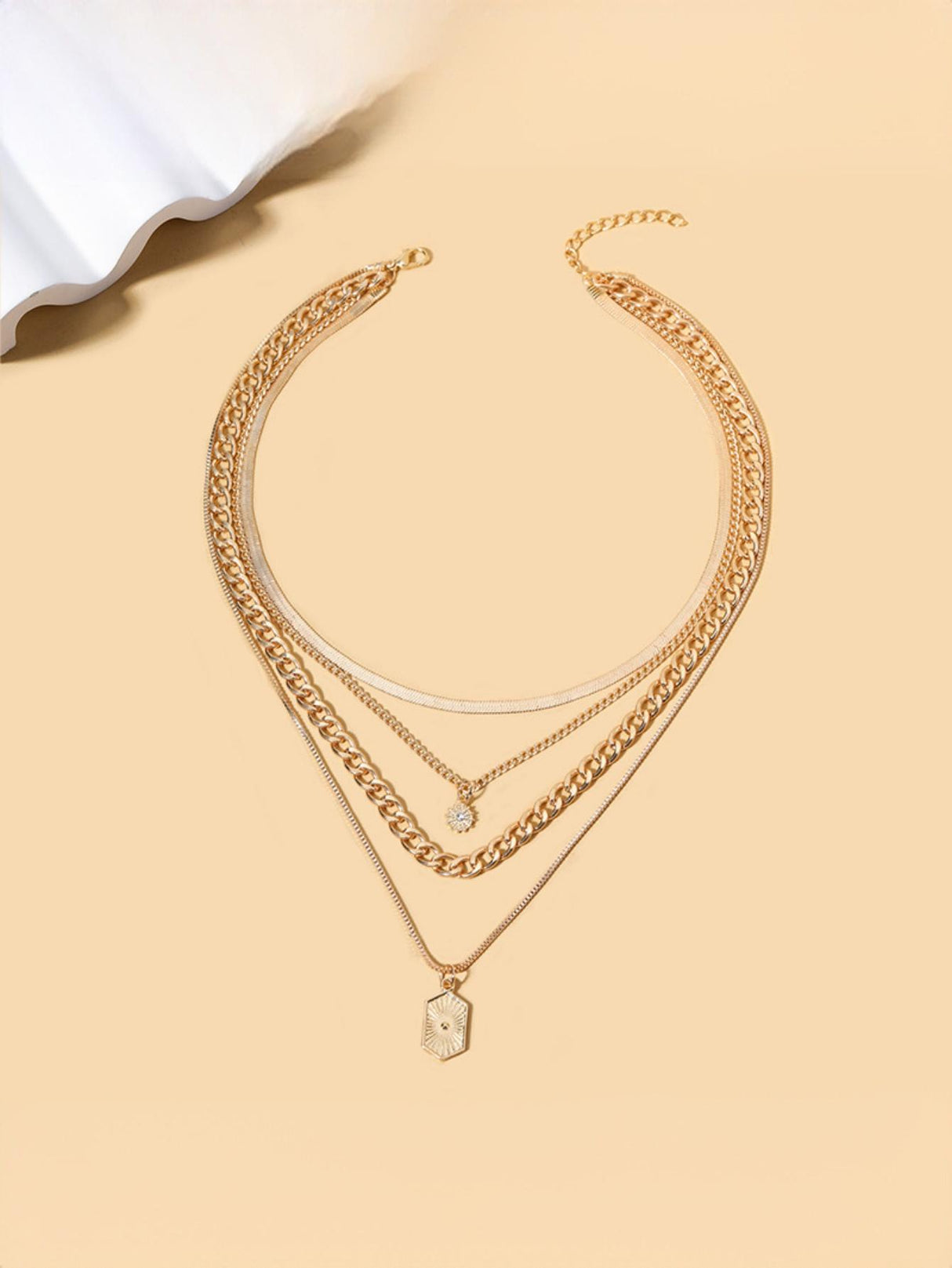 Diamond-encrusted Diamond-shaped Square Alloy Necklace