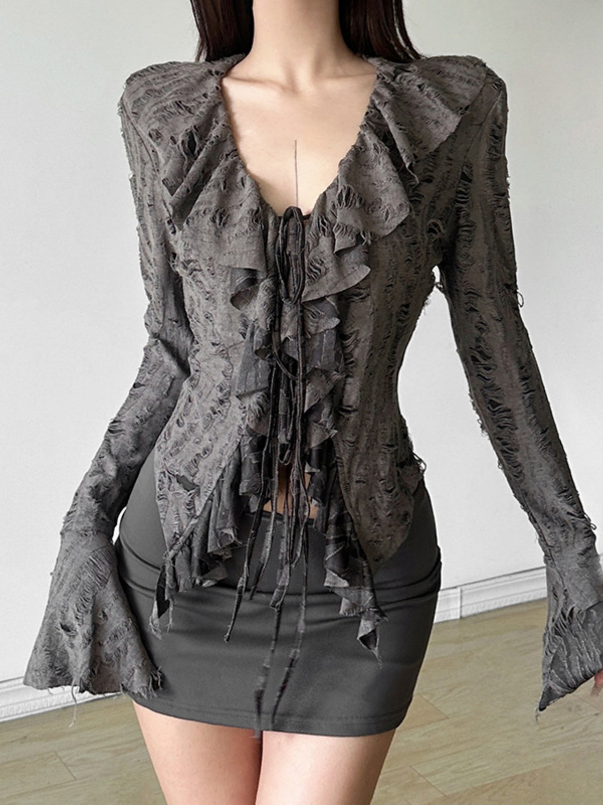 Ruffle Ribbon Bow Ripped Long Sleeves T-shirts