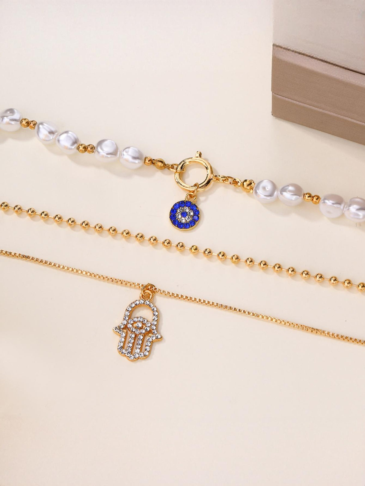 Pearl Necklace With Alloy Diamond Pendant