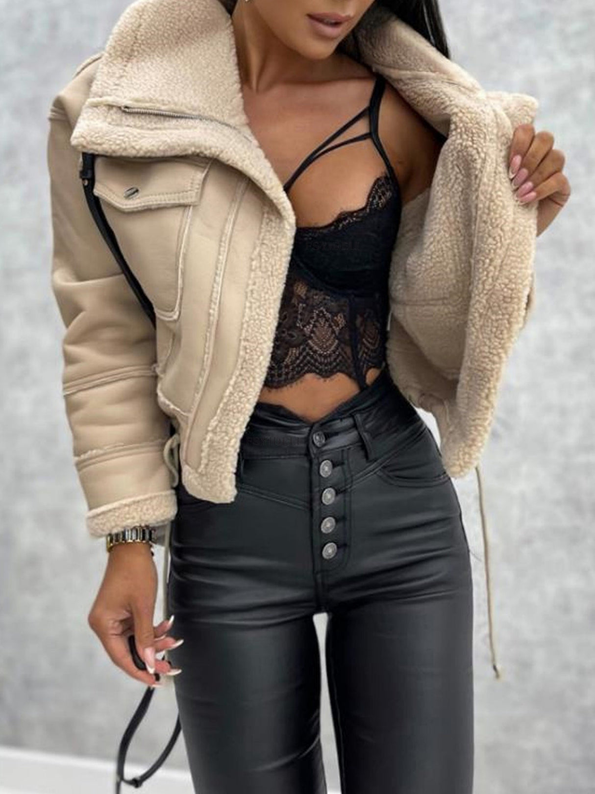 Short-sleeved Jacket With Lambskin Collar, Zipper, And Leather Trim For Autumn And Winter.