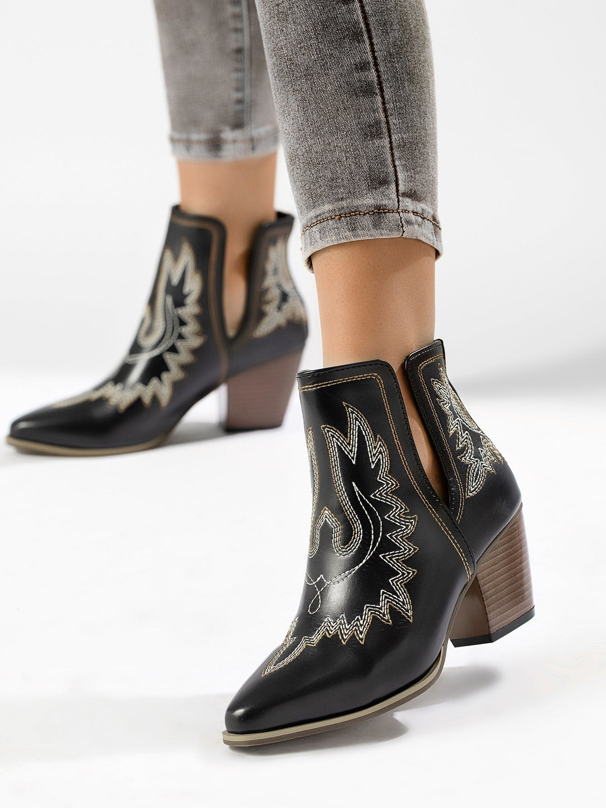 Embroidered Pointed-Toe Western Women's Boots