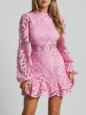 Robe longue à manches longues, coupe trapèze ajustée, style lanterne, ourlet à volants et dentelle hydrosoluble.