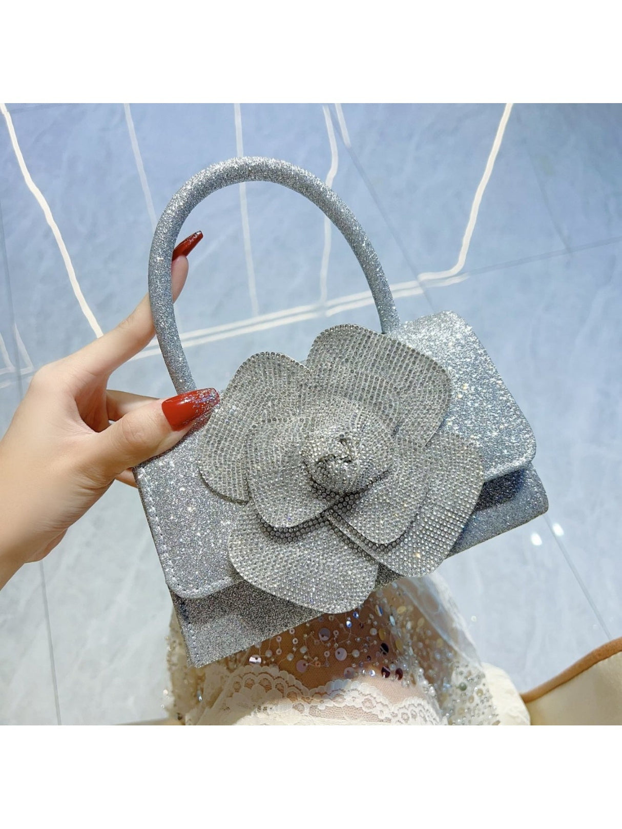 Liber Four Seasons ACC Flower Small Square Bun