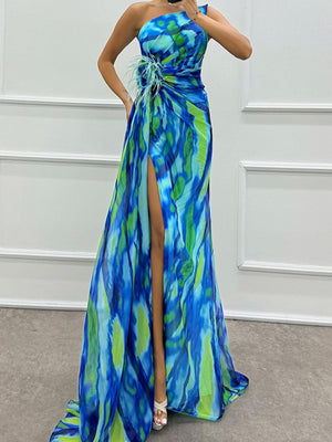Sloping Shoulders Printed Reunion Maxi Dresses