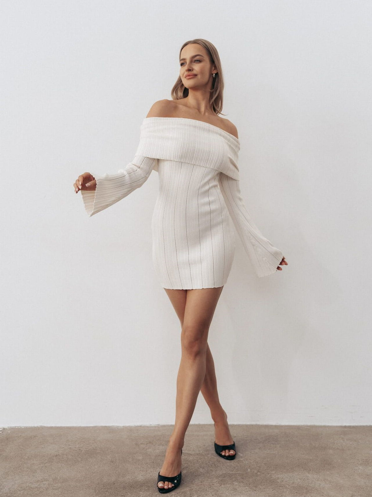 Off-the-shoulder Long-sleeved Sexy Bodycon Short Dress