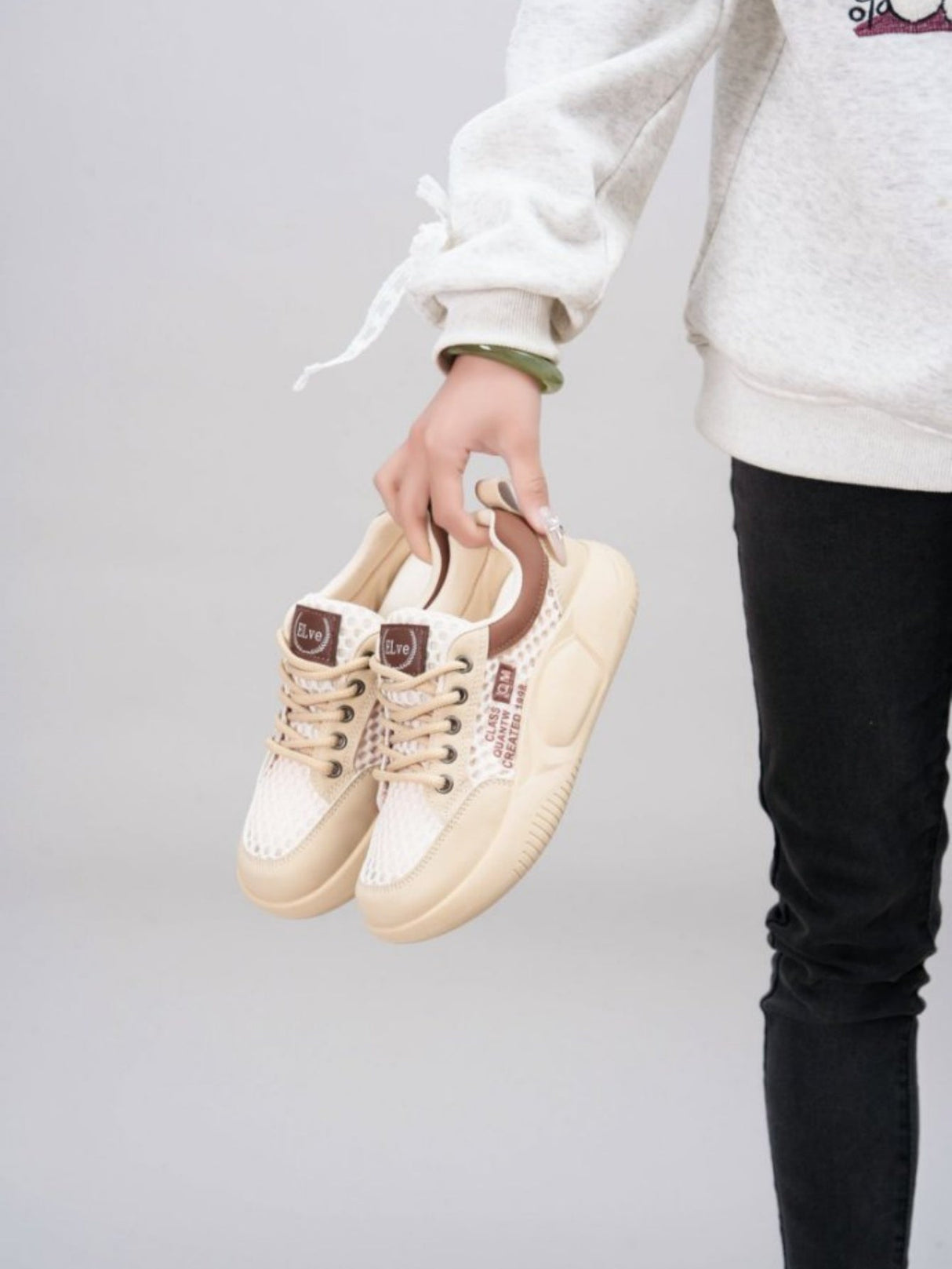 Large Mesh Women's Casual Sports Shoes