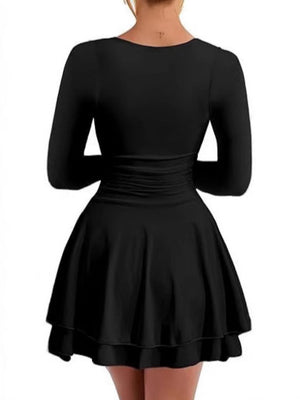 Mini- und Kurzkleider mit eckigem Ausschnitt, langen Ärmeln, Falten, einfarbig, figurbetont