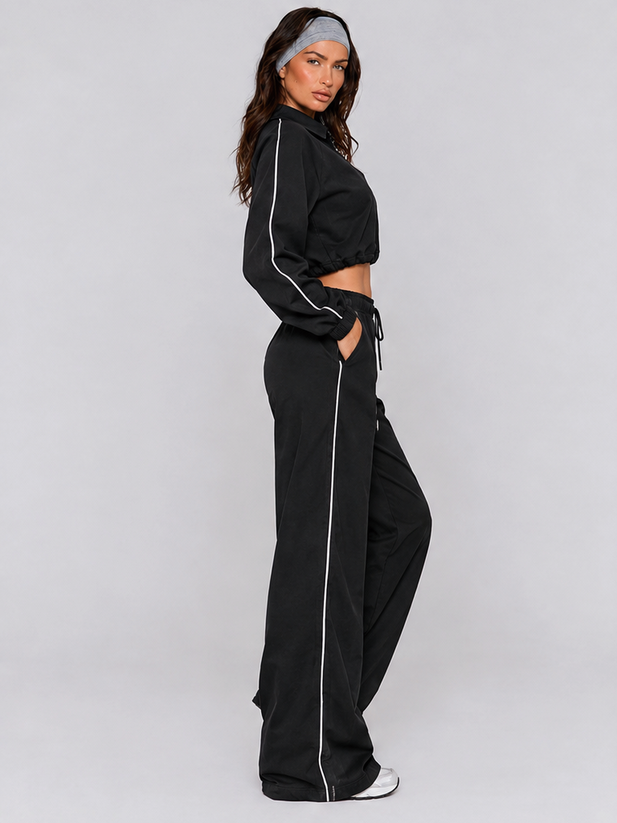 American Retro Color-blocked Striped Tracksuit For Women Two-piece Set: Collared Half-zip Sweatshirt And High-waisted Wide-leg Sweatpants