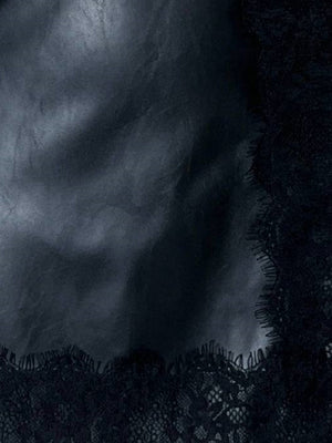 Kurze Röcke aus PU-Leder mit Spitzenbesatz