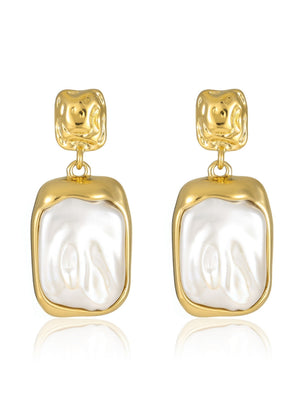 Sweet pearl shaped earrings