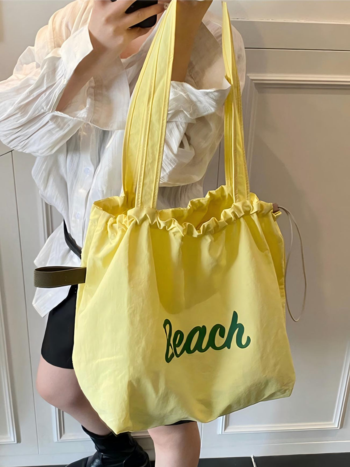 Letter Print Large Capacity Lightweight Drawstring Shoulder Bag