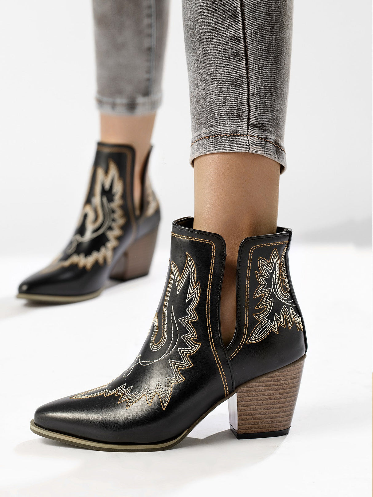 Embroidered Pointed-Toe Western Women's Boots