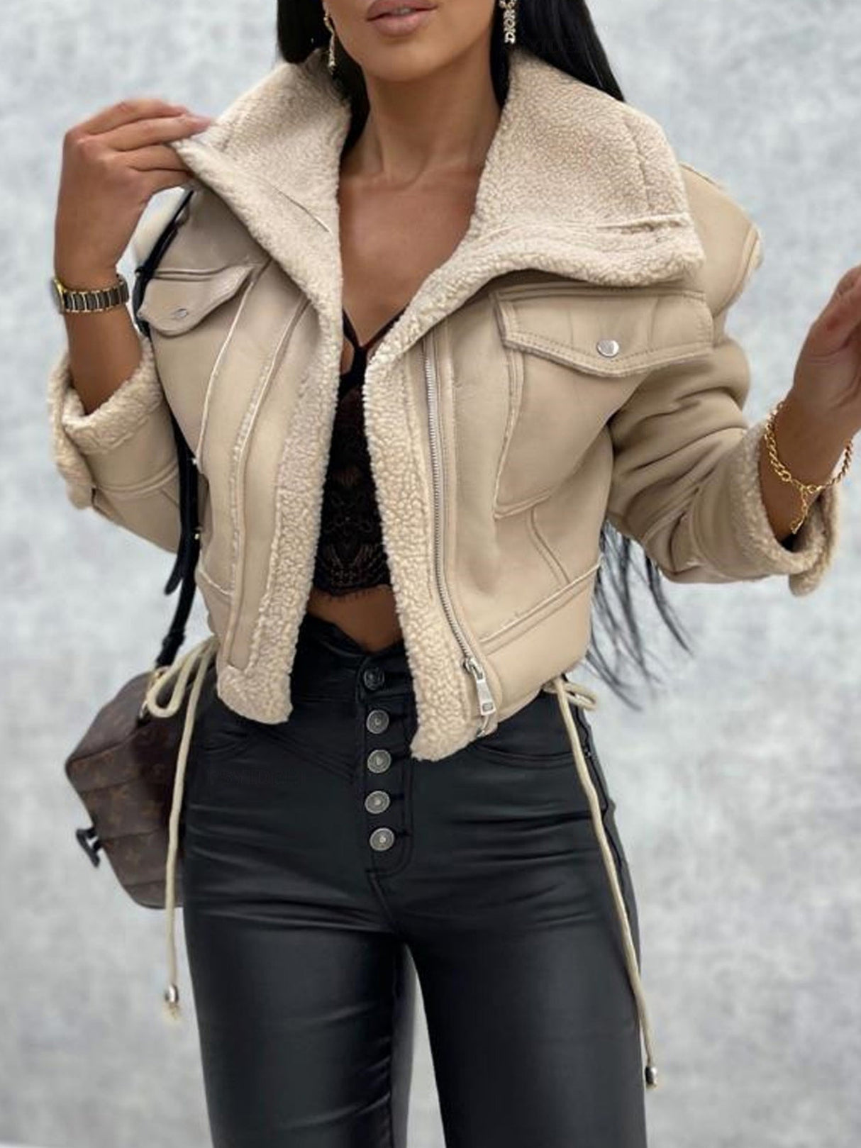 Short-sleeved Jacket With Lambskin Collar, Zipper, And Leather Trim For Autumn And Winter.