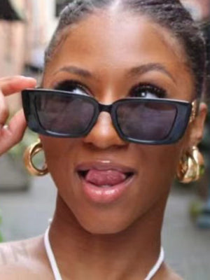 Lunettes de soleil à monture étroite et branches en chaîne