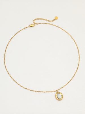 Gold Pearl Oval Pendant Necklace
