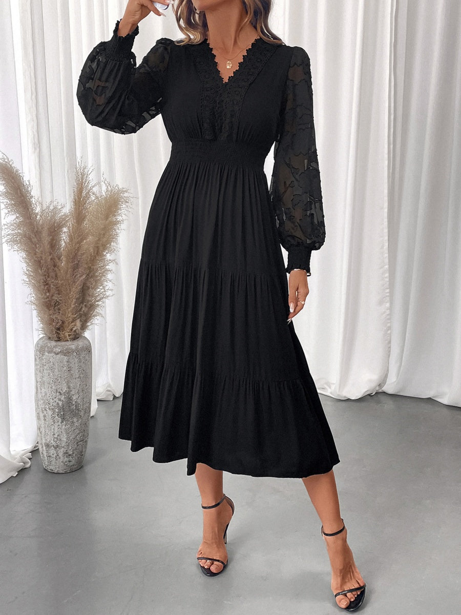 Trim V-neck Lace Long Sleeve Midi Dresses