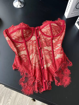 Lace Trim Fish Bones Splicing Button Cutout Bra Camisoles