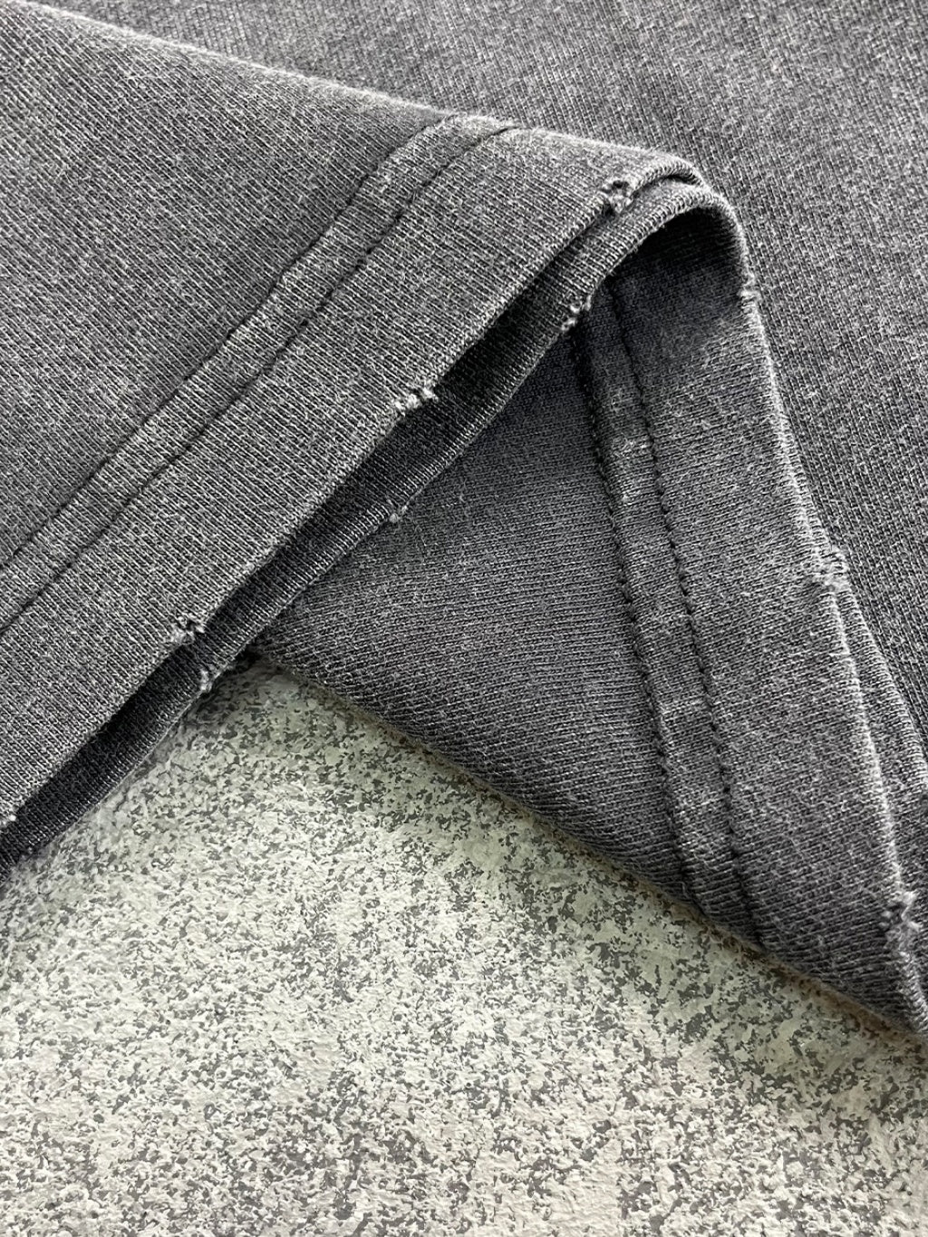 Dark Red Yabi Printed Edging Washing And Aging Long-sleeved T-shirt