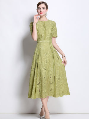 Retro Heavy-duty Hollowed-out Embroidered Round Neck Waist-cinching Short-sleeved Dress