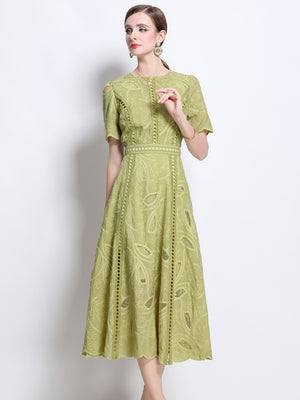 Retro Heavy-duty Hollowed-out Embroidered Round Neck Waist-cinching Short-sleeved Dress