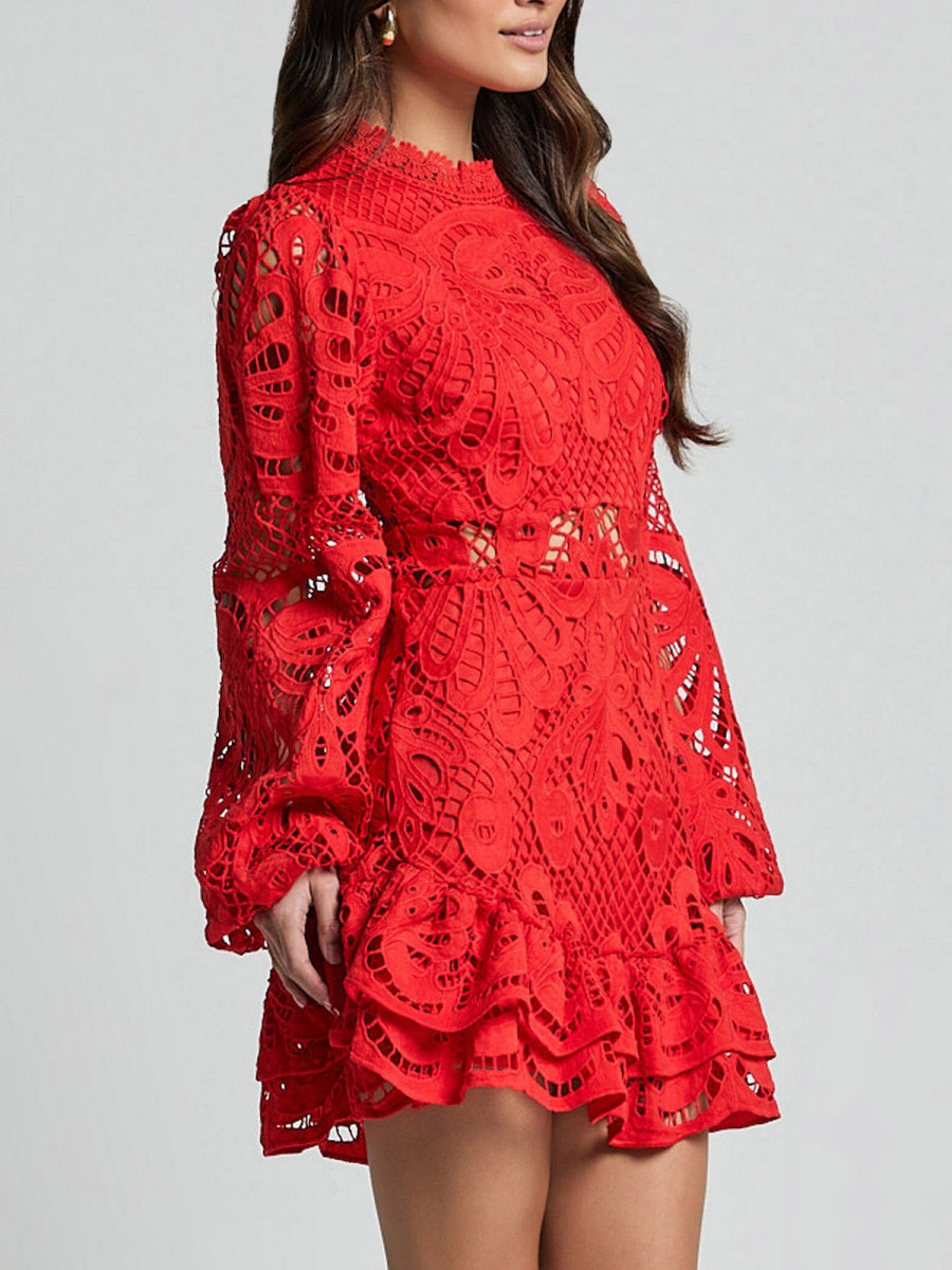 Robe longue à manches longues, coupe trapèze ajustée, style lanterne, ourlet à volants et dentelle hydrosoluble.