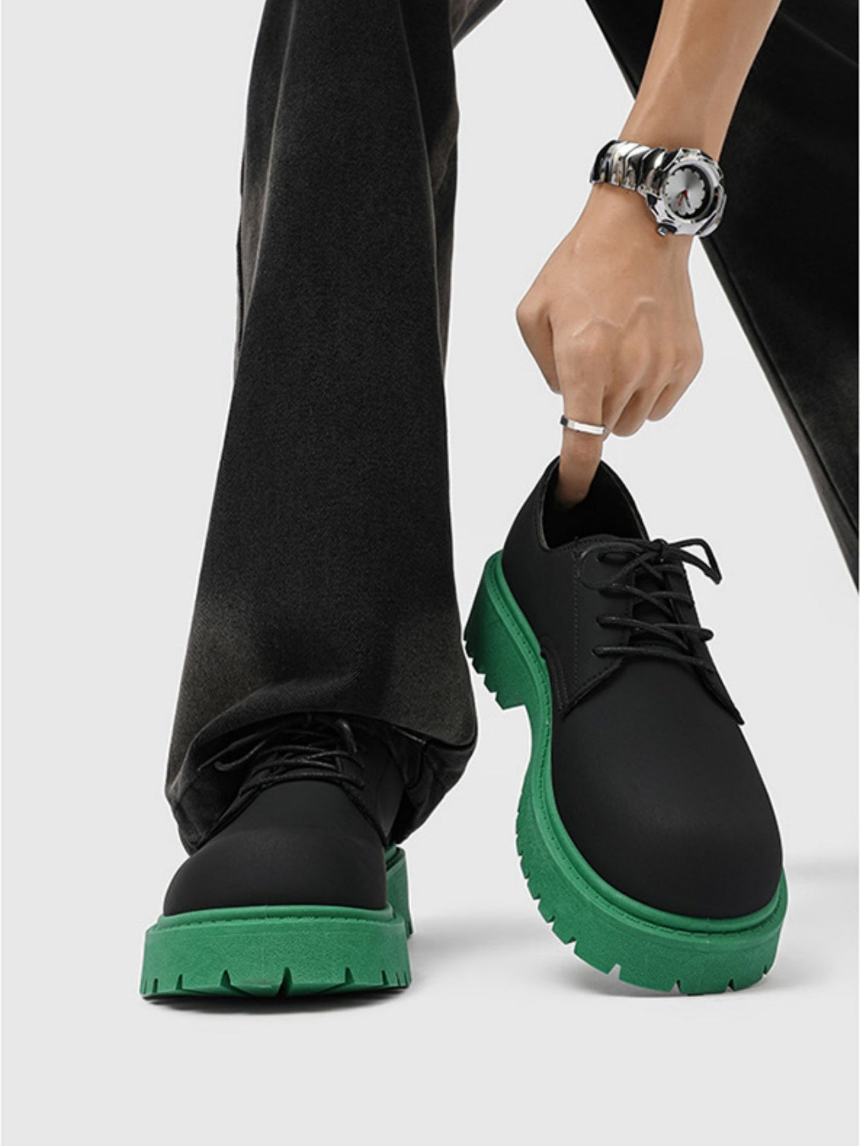 Chaussures Derby à semelle verte et color-block