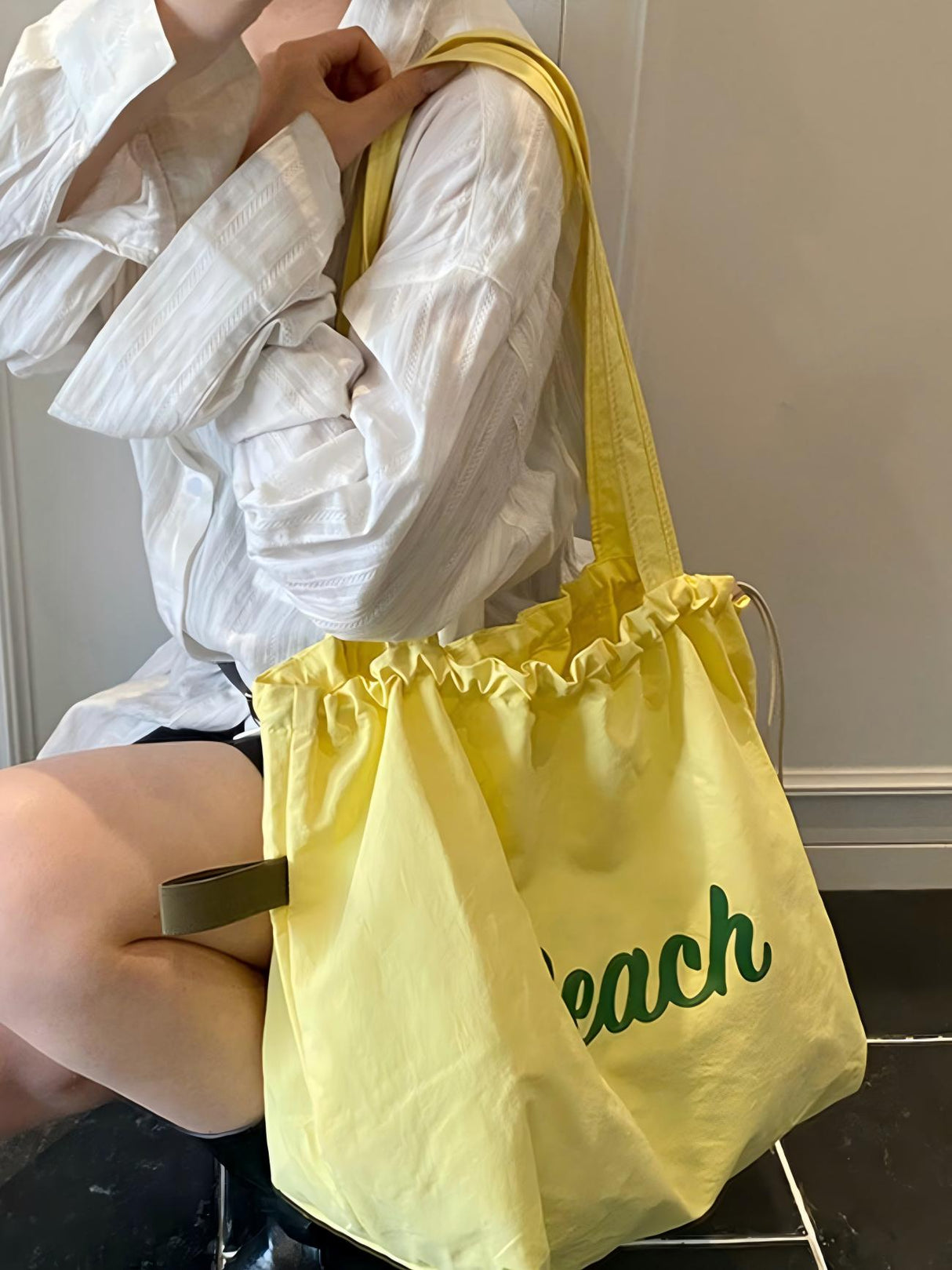 Letter Print Large Capacity Lightweight Drawstring Shoulder Bag