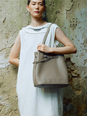 Straight-on Small And Soft Bucket Bag, Large Size, Top-grain Cowhide, Shoulder Bag, Large Capacity Tote Bag For Women.