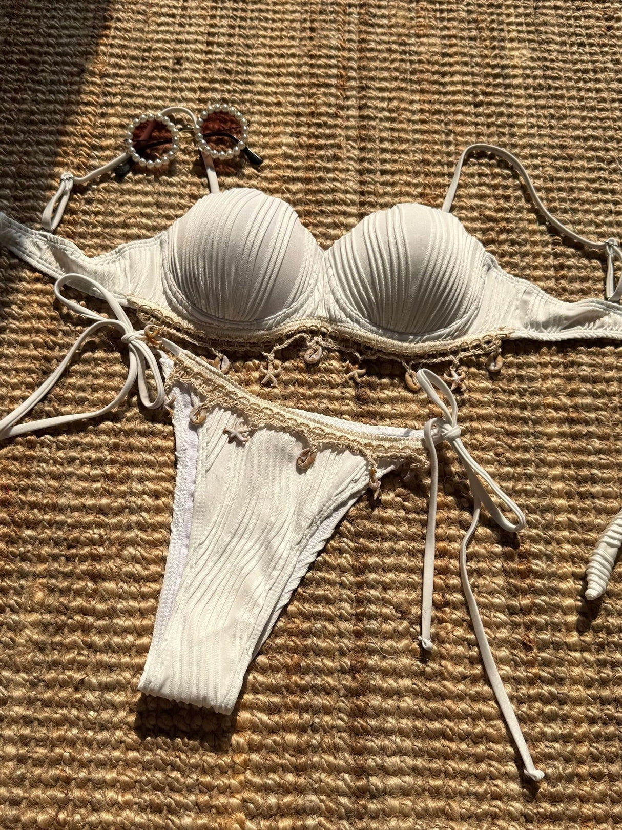 Solid Color Seashell Petal Hard-pack Sexy Two-piece Swimsuit Bikini