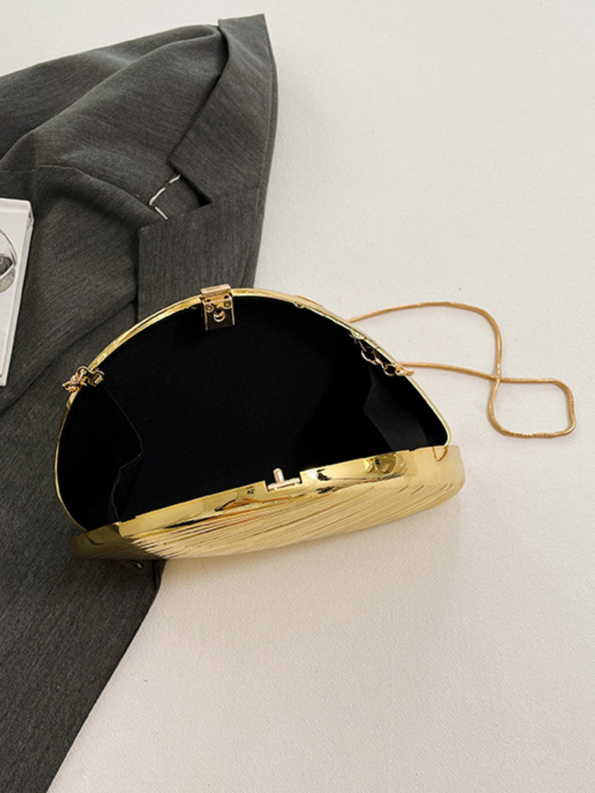 Creative Seashell Acrylic Evening Bag