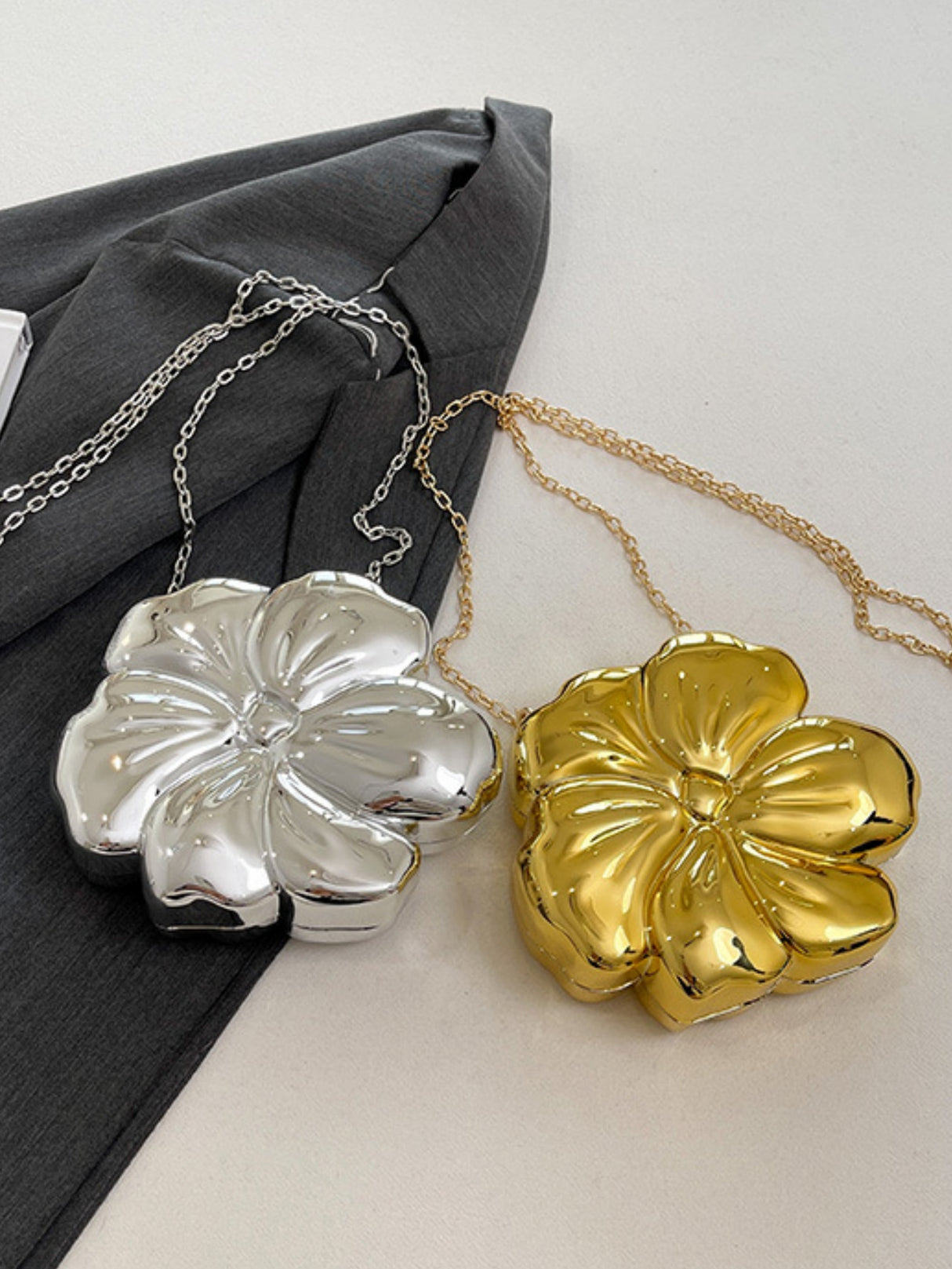 Personalized And Creative Acrylic Flower Evening Bag