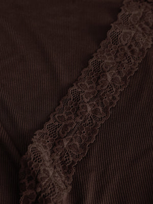 Lace-trimmed V-neck Bell Sleeve Slim Fit T-shirt