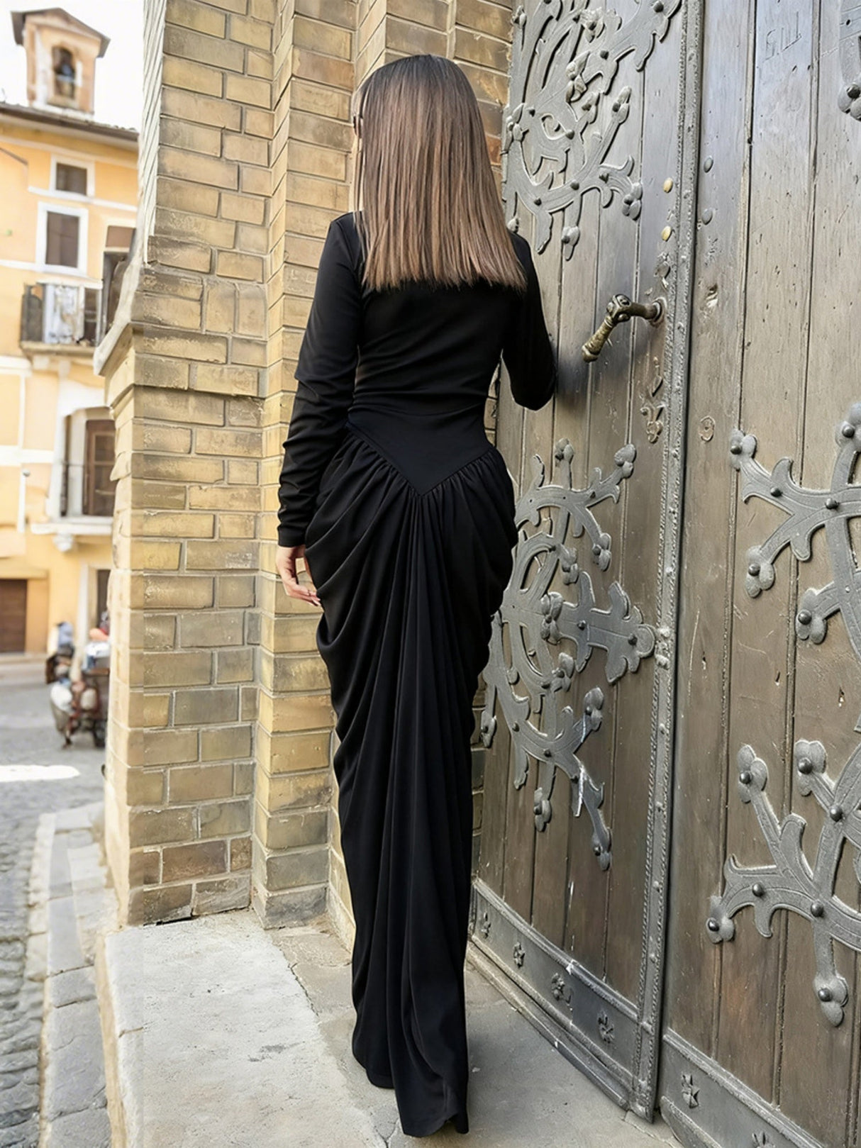 Sexy Slim Fit Solid Color Long-sleeved Dress With Pleated Hips And Waist