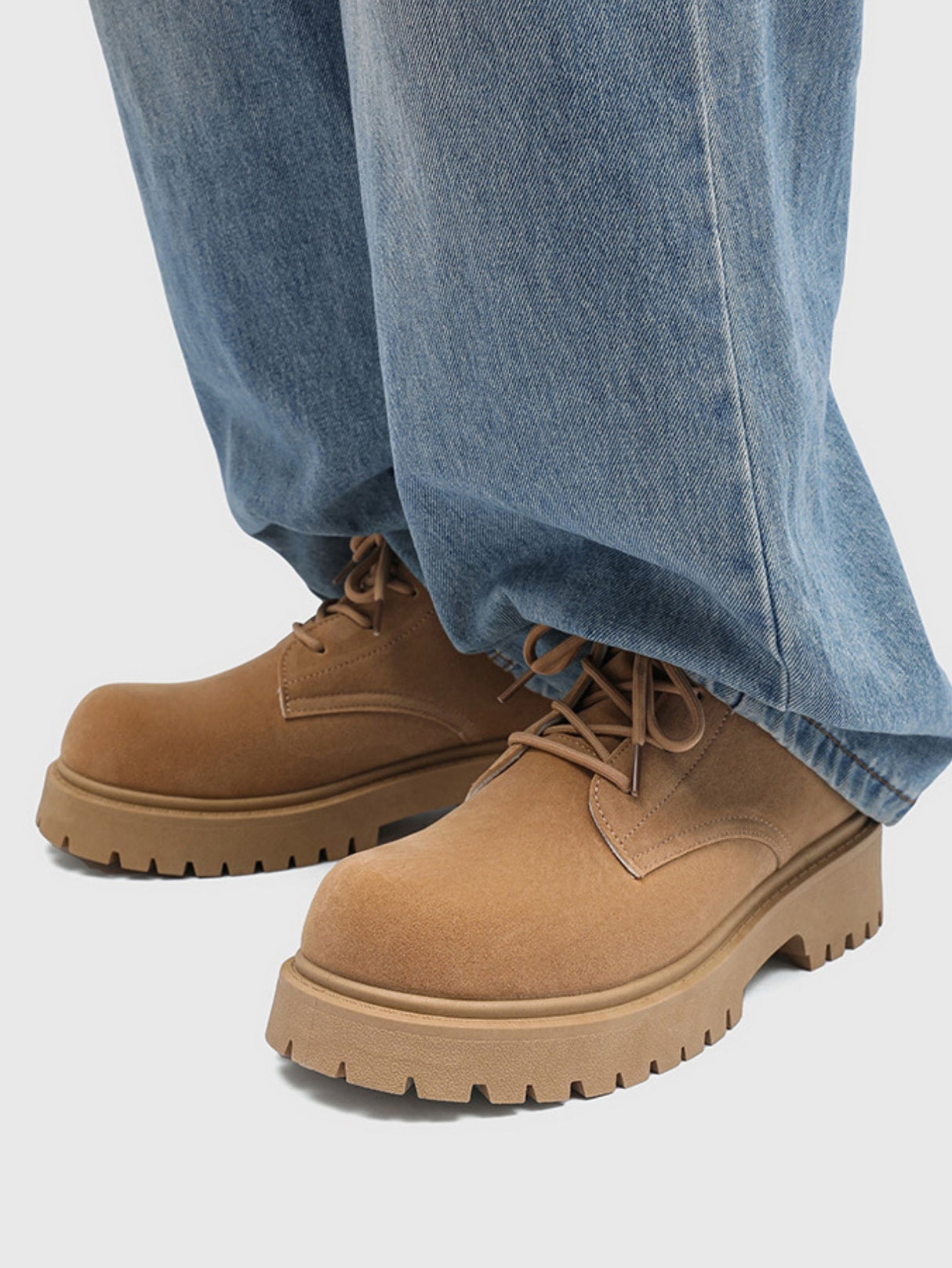 Retro-Martin-Stiefel aus Wildleder in Übergröße