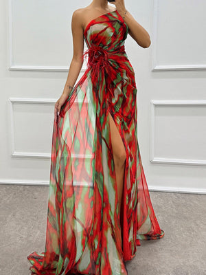 Sloping Shoulders Printed Reunion Maxi Dresses