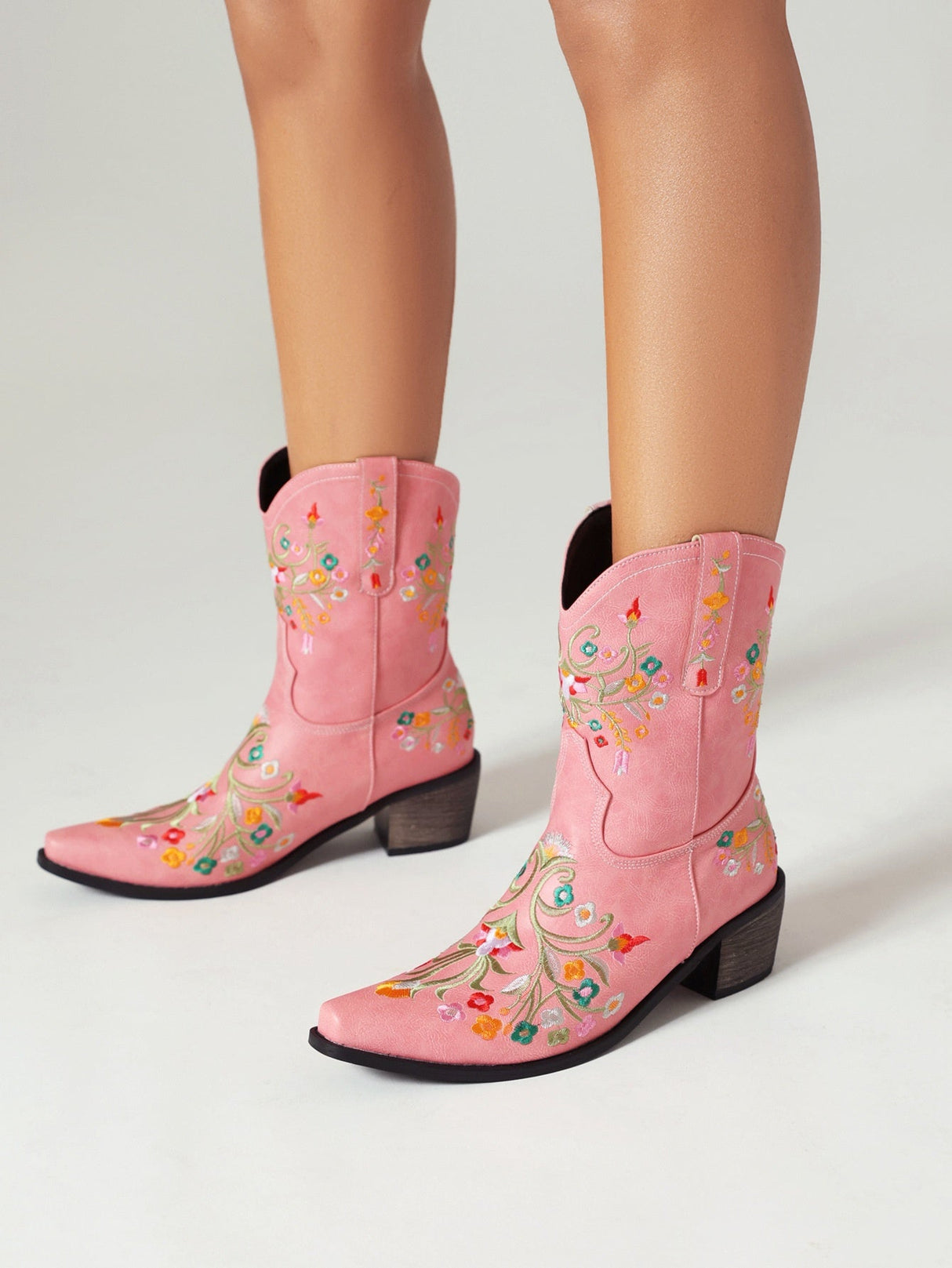 Vintage Western Cowboy Floral Embroidered Women's Boots