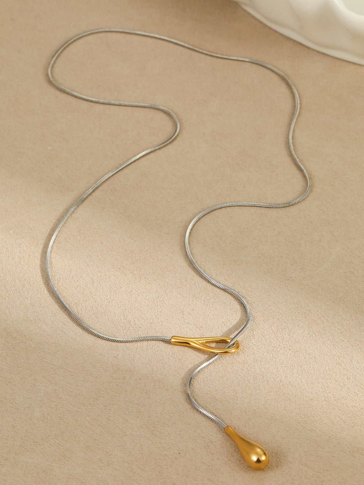 Round necklace