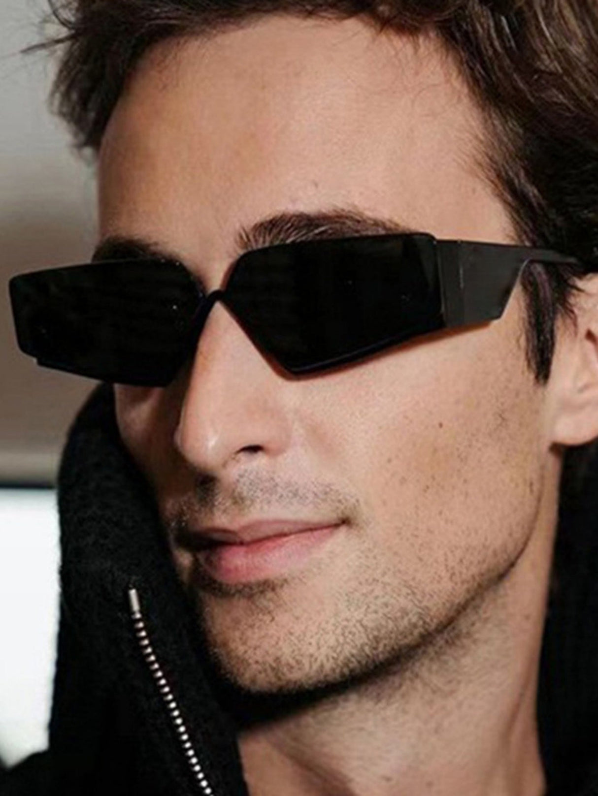 Lunettes de soleil futuristes sans monture