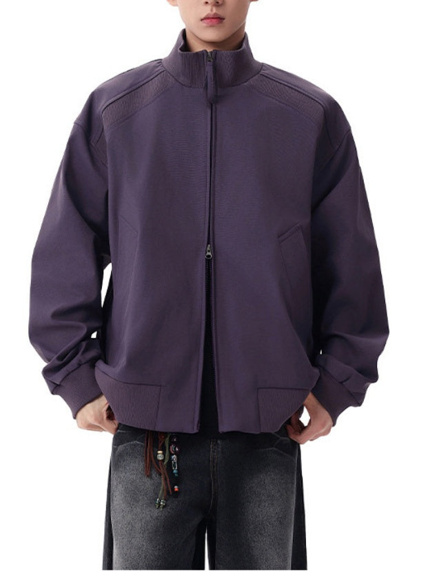 Minimalismus, klare Linien, lockere Jacken