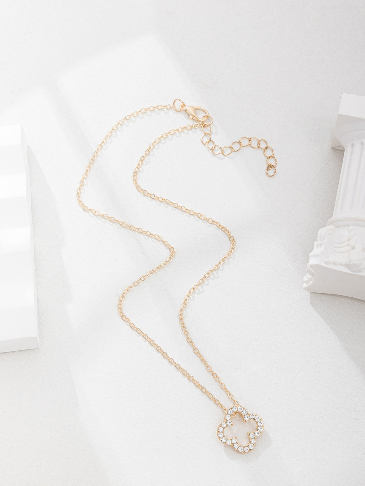 Four-leaf Clover Diamond Pendant Necklace