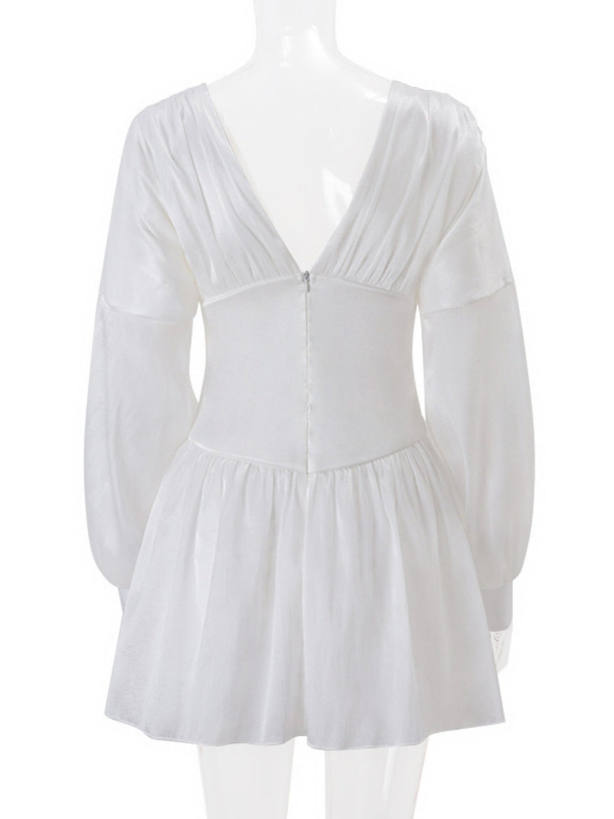 Robes courtes et mini en mousseline à col V et décolleté plongeant, manches ballon et nœud papillon